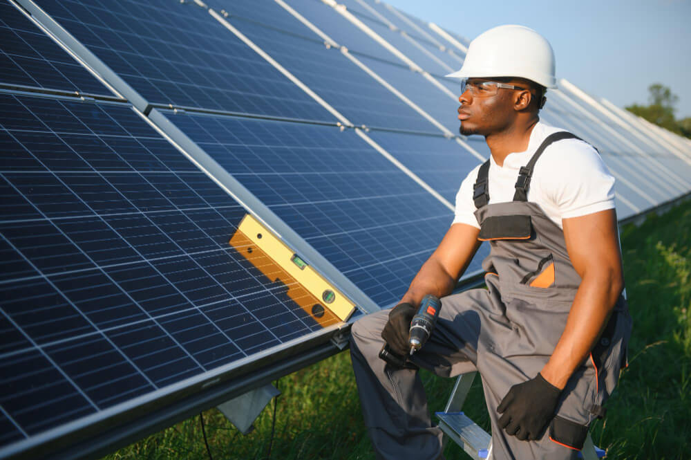 Où coller les étiquettes obligatoires d'une installation photovoltaïque ? 3