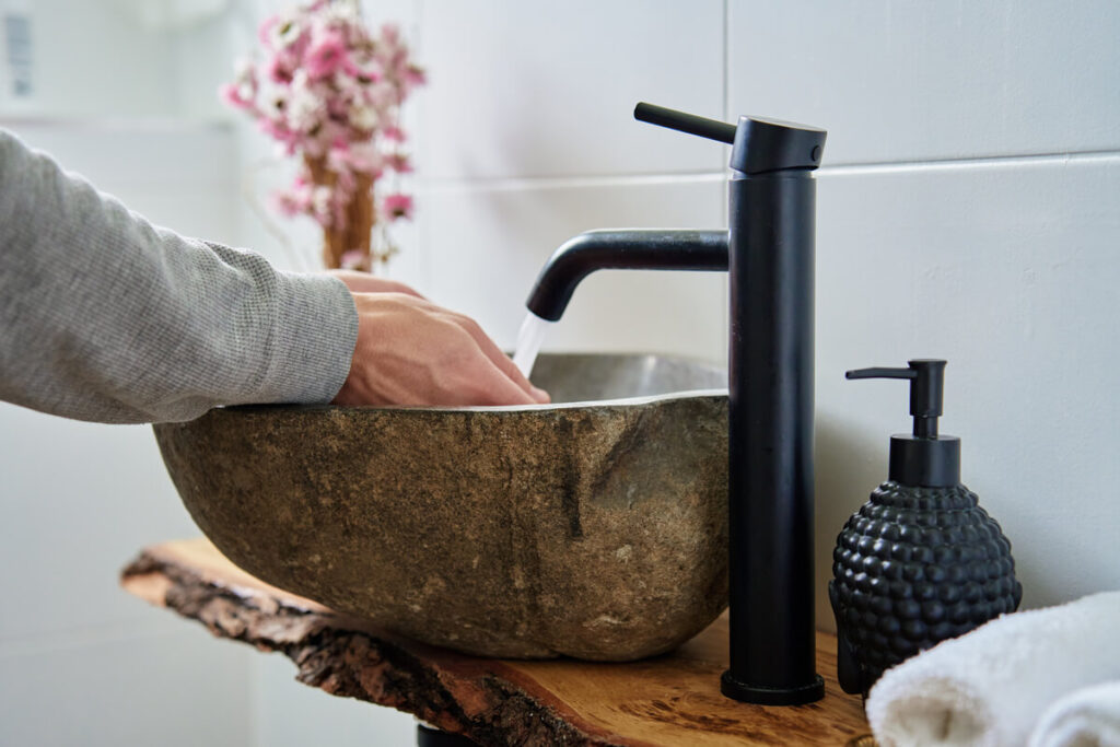 Comment peindre sa robinetterie sans risquer d'écailles ? 4