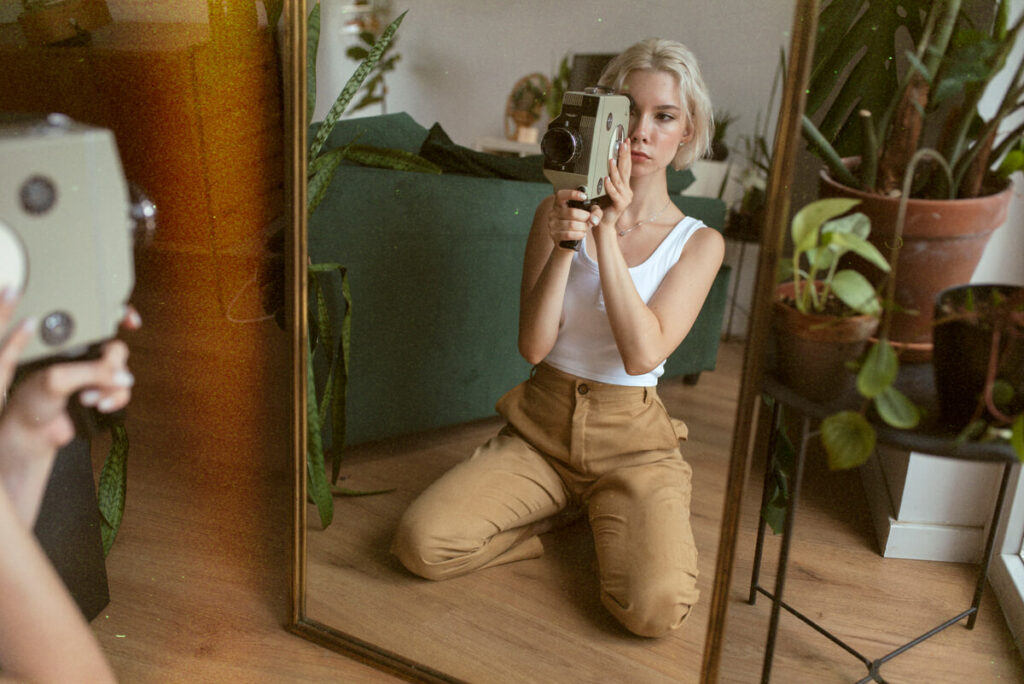 Peindre un miroir : techniques pour relooker le cadre et le verre 4