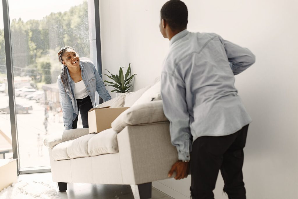 Comment faire passer un canapé plus large que la porte ? 3