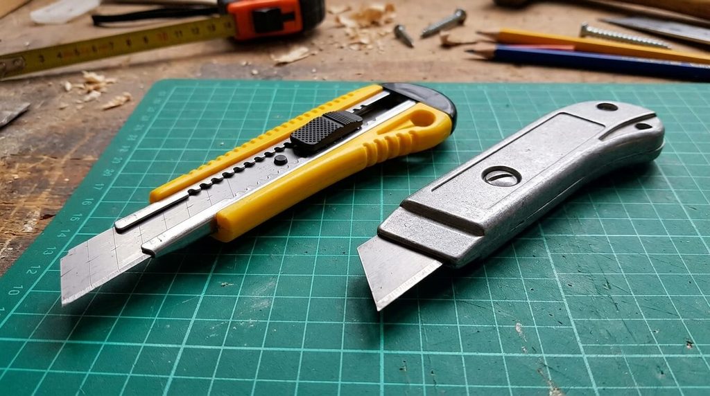 Cutter à lame rétractable ou lame fixe : quelles différences ? 4